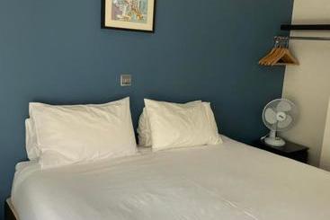 تختخواب و صبحانه Winston Hill Guest House