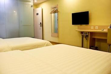 هتل 7days Inn Ningbo Tianyi Square Zhongshan Mansion