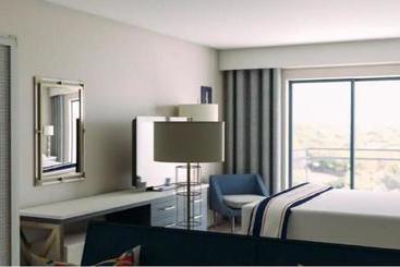 هتل Fenwick Shores, Tapestry Collection By Hilton