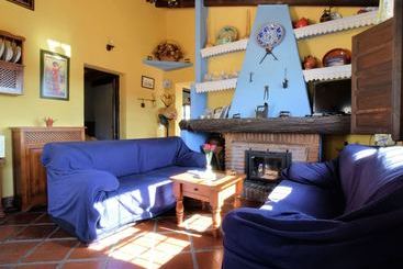 Cozy Cottage In El Borge With Private Pool