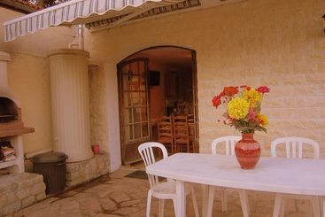 Cozy Cottage In Vairessurmarne With Garden