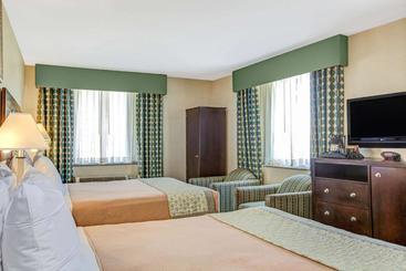 هتل Hillcrest  Near Jfk Air Train