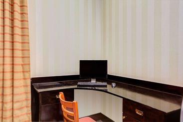 هتل Hillcrest  Near Jfk Air Train