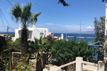 Rania Apartments Sea View
