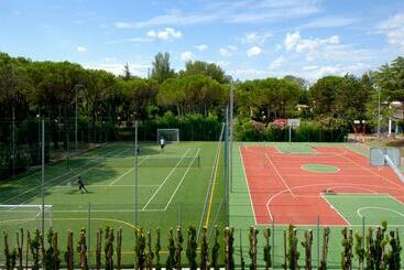 هتل Club Del Sole Marina Julia Family Camping Village