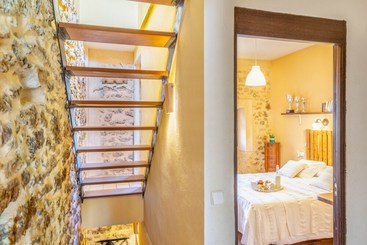 Mallorca Traditional Townhouse Holiday In Llubi