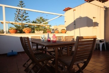 Townhouse 200mts From Sea/beach