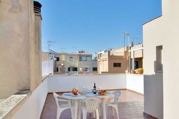 Townhouse 200mts From Sea/beach