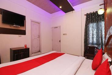 هتل Oyo 74244 Bip Inn Comforts By Cian Suites