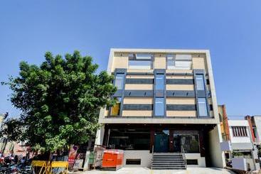 هتل Oyo 74244 Bip Inn Comforts By Cian Suites