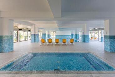 Aparthotel Alfagar Alto Da Colina