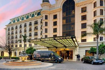 هتل Peermont D Oreale Grande At Emperors Palace