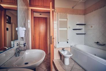 Travelershome Ciampino B&bs