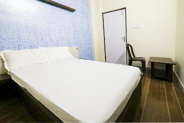 Otel Spot On 74086 Hote Sri Sai Durga Lodge Hyderabad