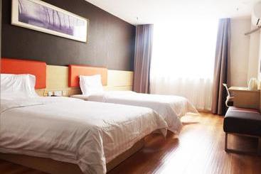 בית מלון כפרי 7 Days Inn·huhehaote Kaitai Market