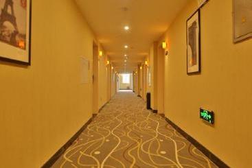 هتل 7days Premium Luoyang Yichuan Dukang Avenue Branch