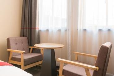 Thank Inn Chain Hotel Shanghai Songjiang District Yongfeng Road Store