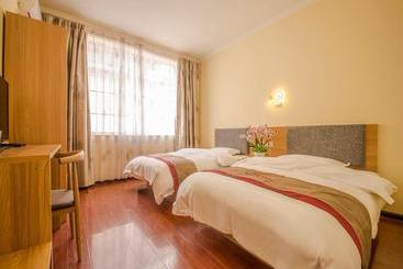Thank Inn Chain Hotel Yunnan Lijiang Old Town Dashuiche North Gate