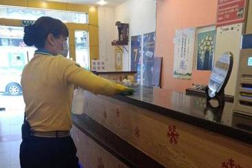 هتل 7days Inn Foshan Nanhai Haisan West Road Qiangui Square