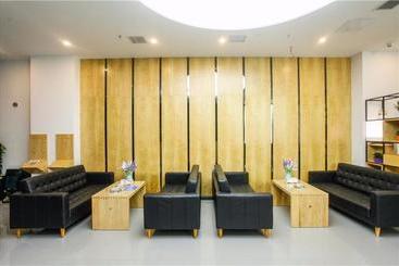 هتل 7days Premium Linyi Railway Station Branch