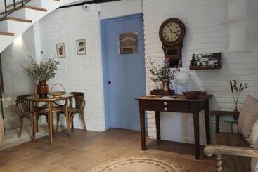 پانسیون Hostal Blavet