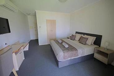 Lakeview Apartments