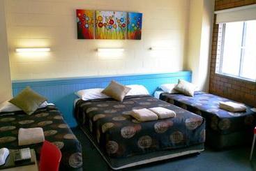 A&a Lodge Motel