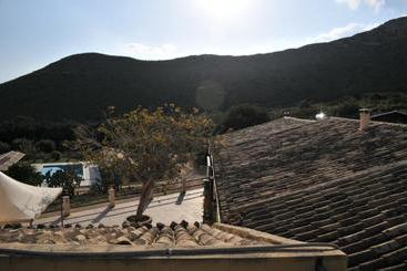 هتل Agriturismo Timpa Del Sole