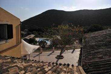 هتل Agriturismo Timpa Del Sole