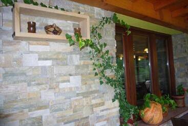 بنسيون Hostal Monte Rio