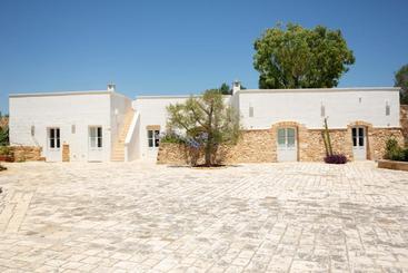 تختخواب و صبحانه Masseria Borgo Mortella
