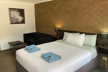 Camellia Motel