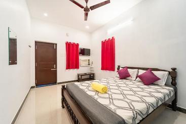 هتل Pavisha Farm House Swimming Pool