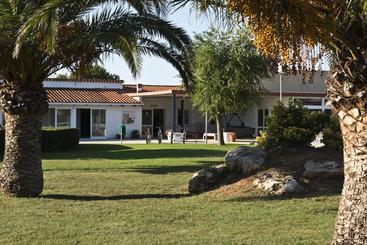 Apartamentos Sa Caleta