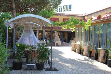 فندق Hostal Isis