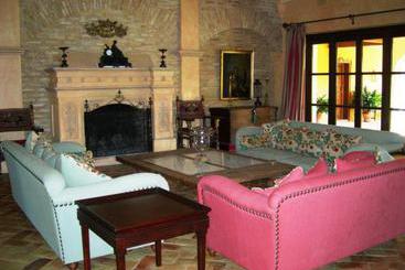 هتل Finca Monasterio