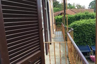 هتل Albergo Villa Azalea