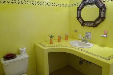 هتل Casa Adriana