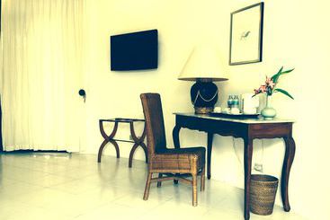 هتل Cordova Reef Village Resort