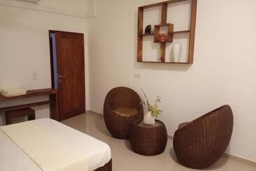 민박 Colibri Villa