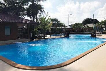 בית מלון כפרי Ban Krut Resort