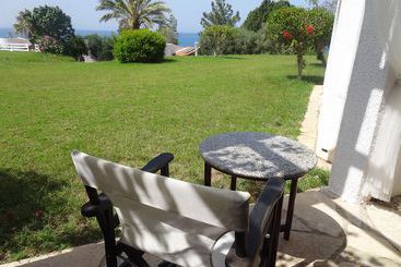 هتل Latchi Family Resort