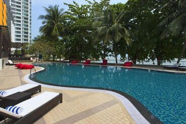 فندق Mercure Penang Beach