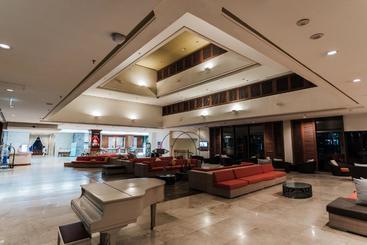 هتل Pacific Star Resort And Spa