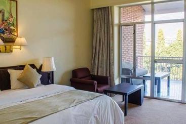 فندق Royal Palm Resort