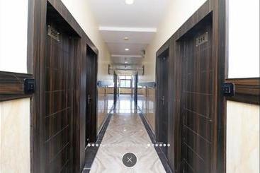هتل Mint Inn