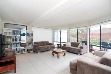 تختخواب و صبحانه Ceespray   Accommodation In Huskisson   Jervis Bay