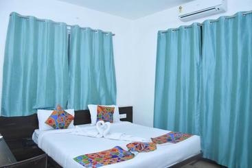 هتل Fab Nido Residency