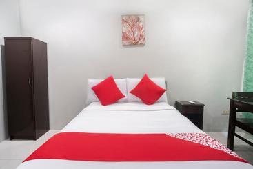 Отель Oyo 557 Samantha S Apartelle