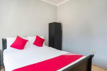 Отель Oyo 557 Samantha S Apartelle